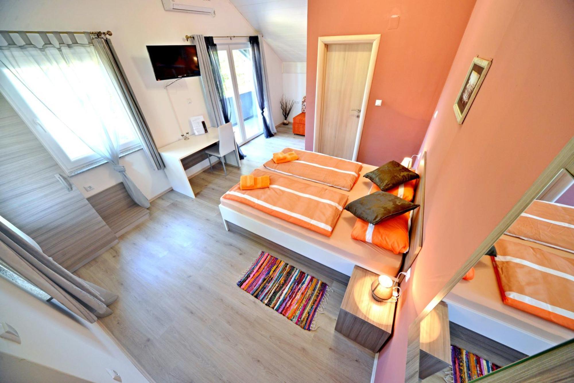 Guest House Rudine สลูน ภายนอก รูปภาพ