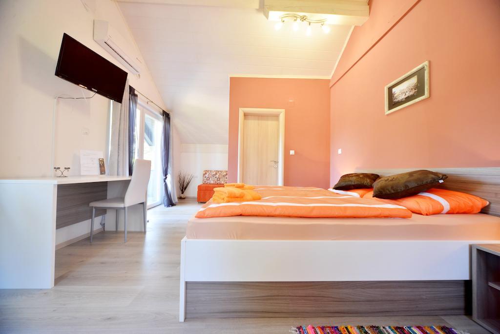 Guest House Rudine สลูน ห้อง รูปภาพ
