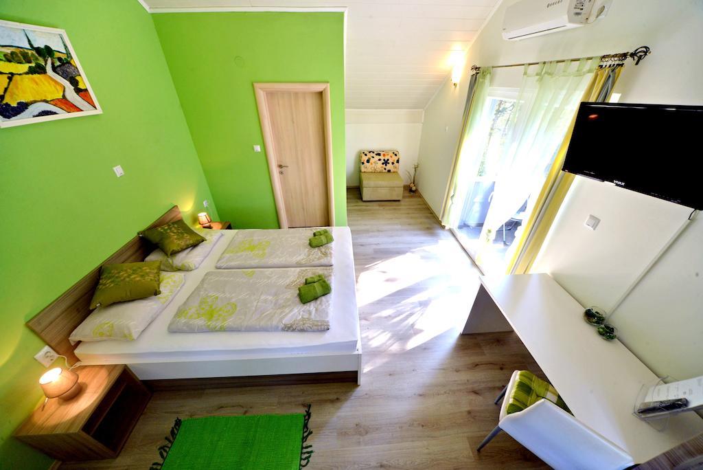 Guest House Rudine สลูน ห้อง รูปภาพ