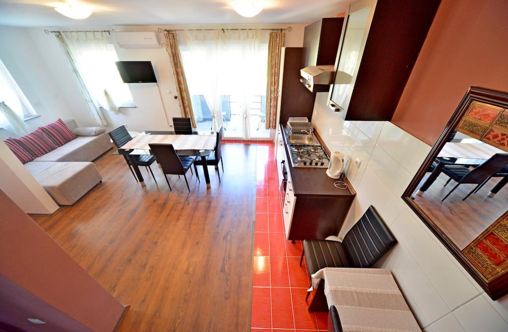 Guest House Rudine สลูน ห้อง รูปภาพ