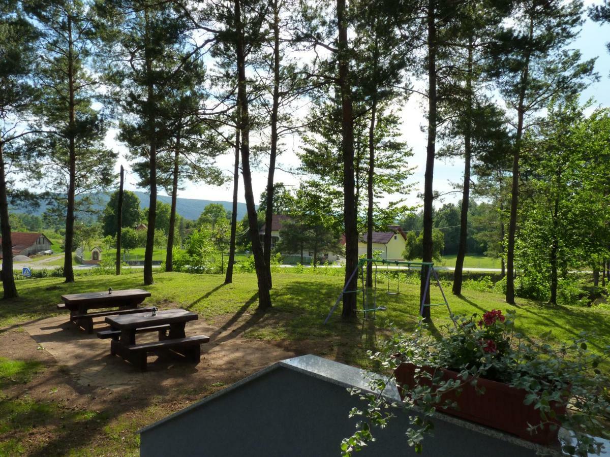 Guest House Rudine สลูน ภายนอก รูปภาพ